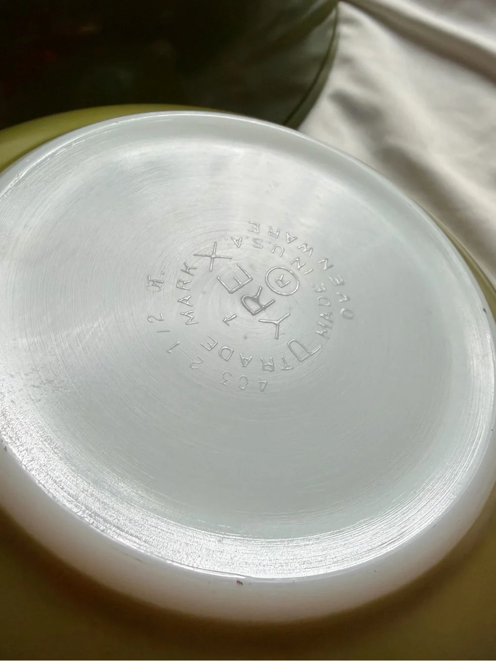 Vintage Pyrex 401–404 Nesting Mixing Bowl Set Green Yellow MCM